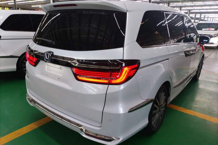 Used Honda Elysion 2024 2.0L eHEV Luxury Edition
