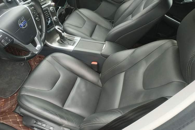 Used Volvo XC60 2015 T5 Zhiyi Edition
