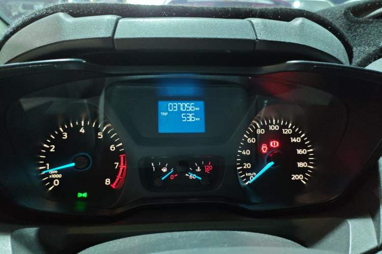 Used Ford Transit 2017 2.0T Gasoline Multi-Purpose Commercial Vehicle Short Wheelbase Low Roof China V Standard
