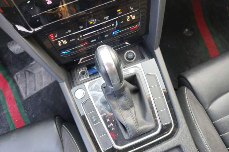 Used Volkswagen Magotan 2020 330TSI DSG Leading Model
