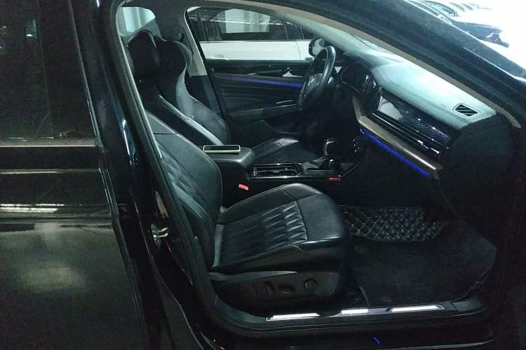 Used Volkswagen Passat 2019 380TSI Luxury Edition China VI Standard
