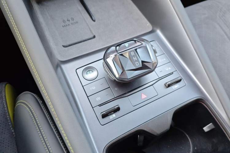 Used BYD Song L EV 2025 Intelligent Driving Version 602 km Range LiDAR-equipped All-Wheel-Drive Type