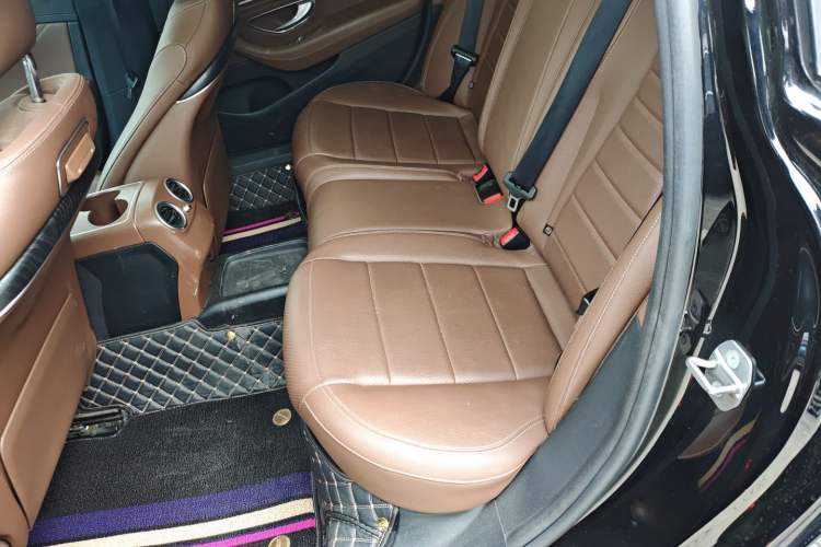 Used Mercedes-Benz E-Class 2019 E 300 L Sporty and Stylish Model
