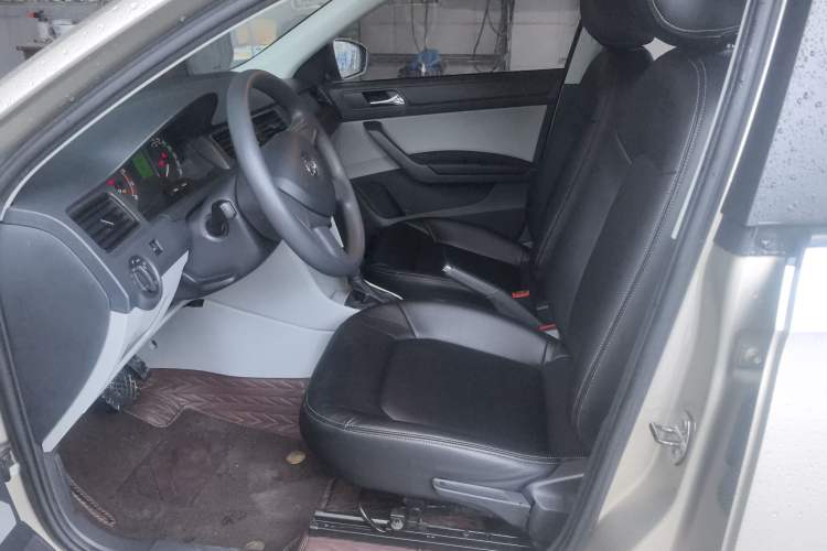 Used Skoda Rapid 2013 1.6L Automatic Smart Selection Model