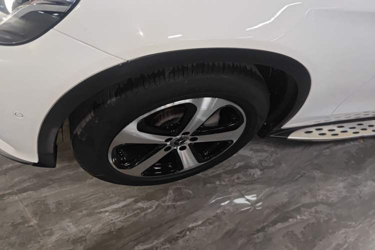 Used Mercedes-Benz GLC 2019 GLC 260 4MATIC Luxury Model
