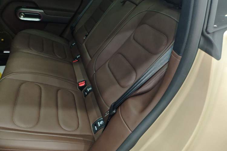 Used  #5 2024 Long-Range Journey Luxury Edition
