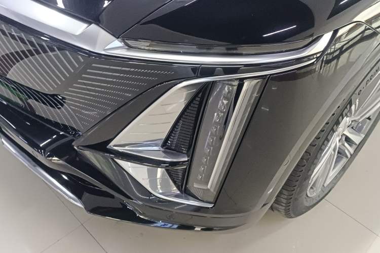 Used Cadillac LYRIQ 2022 Rear-Drive Long-Range Luxury Edition
