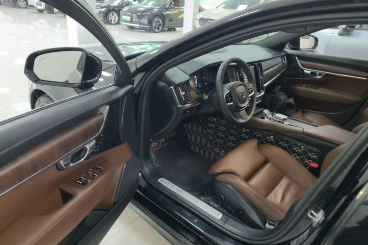 Used Volvo S90 2023 B5 Zhiyuan Luxury Edition
