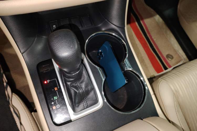 Used Toyota Highlander 2018 2.0T Two-Wheel Drive Elite Edition 7 Seats Emission Standard China V