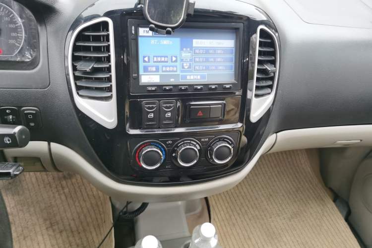 Used FORTHING Lingzhi 2016 M3 1.6L 7-Seater Luxury Model China V Standard
