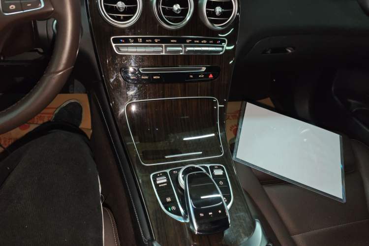 Used Mercedes-Benz GLC 2018 GLC 260 4MATIC Luxury Model