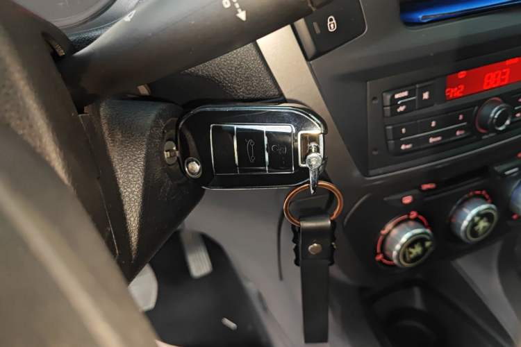 Used Peugeot 301 2014 1.6L Manual Comfort Edition
