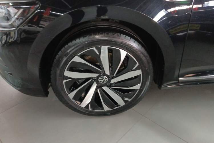 Used Volkswagen Passat 2025 Premium Version 380TSI Dragon Edition
