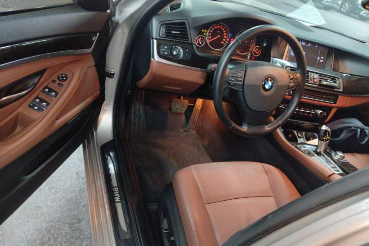 Used BMW 5 Series 2014 525Li Leading Model