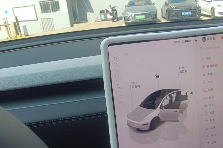 Used Tesla Model Y 2025 Rear-Wheel-Drive Version
