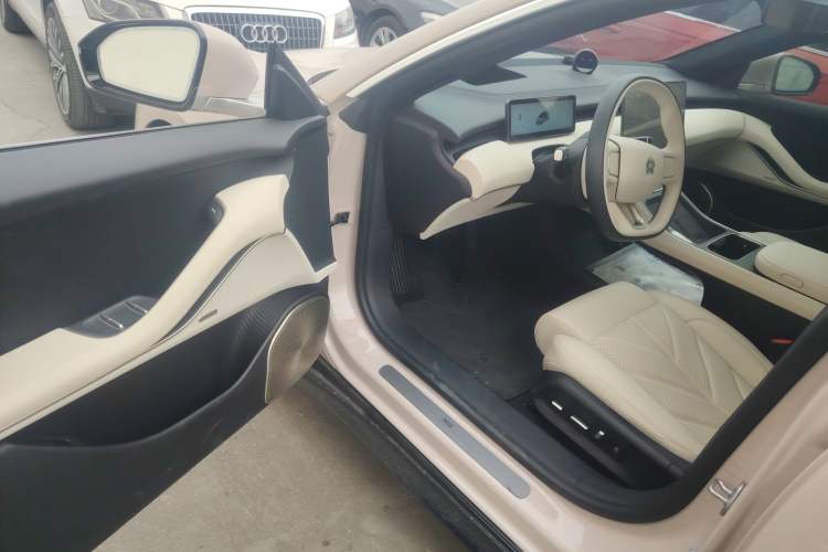 Used Nio ET5 2025 75 kWh