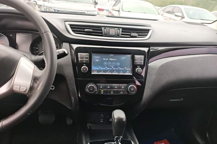 Used Nissan Qashqai 2017 2.0L CVT Smart Enjoyment Version China VI Standard