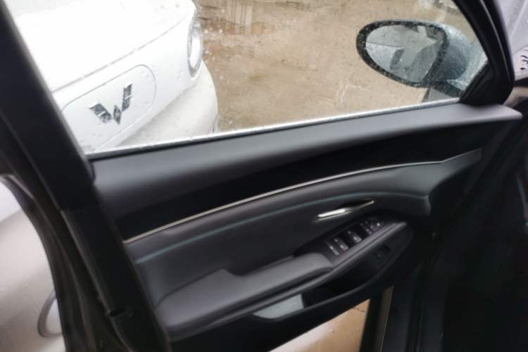 Used BYD Qin L 2025 DM-i Smart Drive 80KM Superior Model
