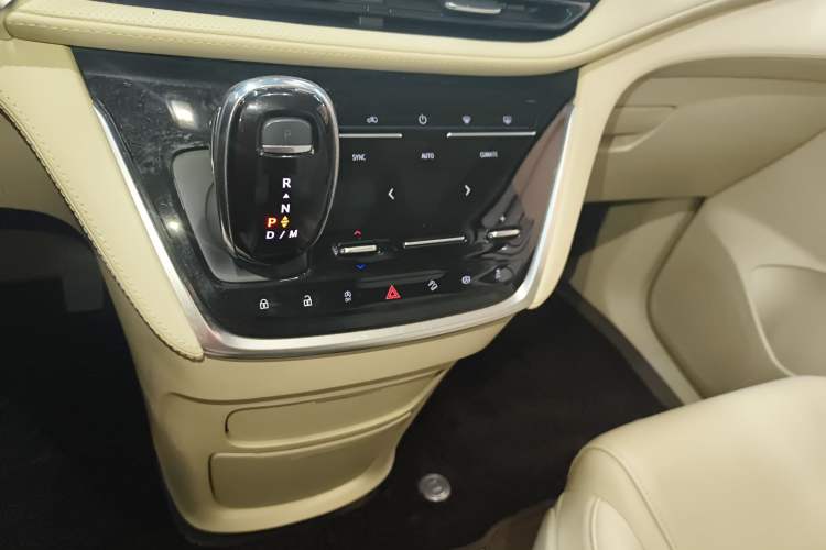 Used Buick GL8 2023 ES Lu Zun Deluxe Model
