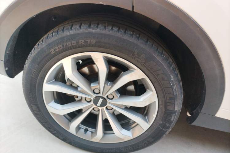 Used Wey VV6 2020 2.0T Two-Wheel Drive Smart Protection+
