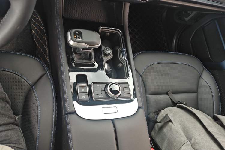 Used BAIC Off-Road BJ40 2023 2.0T Automatic Four-Wheel Drive Urban Hunter Edition Chivalrous Type