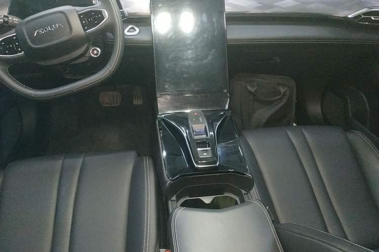 Used Dongfeng Aeolus Mage 2023 DH-i 1.5T Luxury Edition