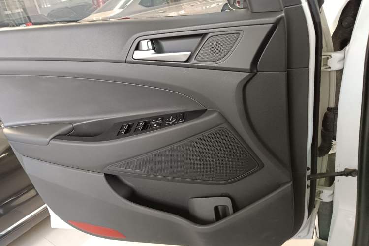 Used Hyundai Tucson 2015 1.6T Dual-Clutch Two-Wheel-Drive Smart Model
