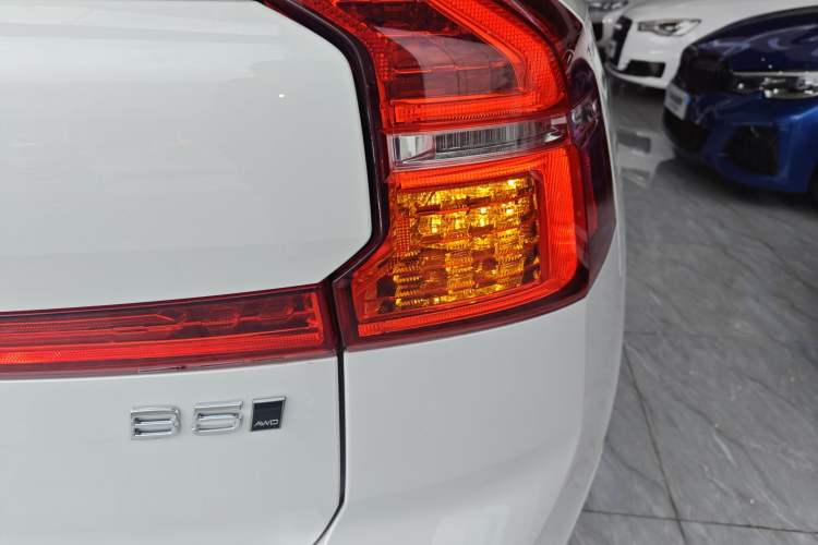 Used Volvo XC60 2023 B5 4x4 Smart Luxury Edition