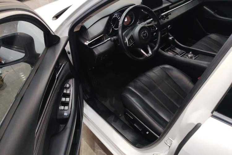 Used Mazda Atenza 2021 2.0L Blue Sky Luxury Edition
