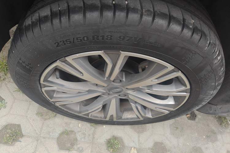 Used Geely Auto Jiajie 2023 Geely Jiaji L 1.5TD DCT Luxury Model
