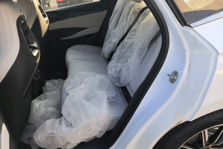 Used BYD Seal 06 New Energy 2024 DM-i 120KM Luxury Model
