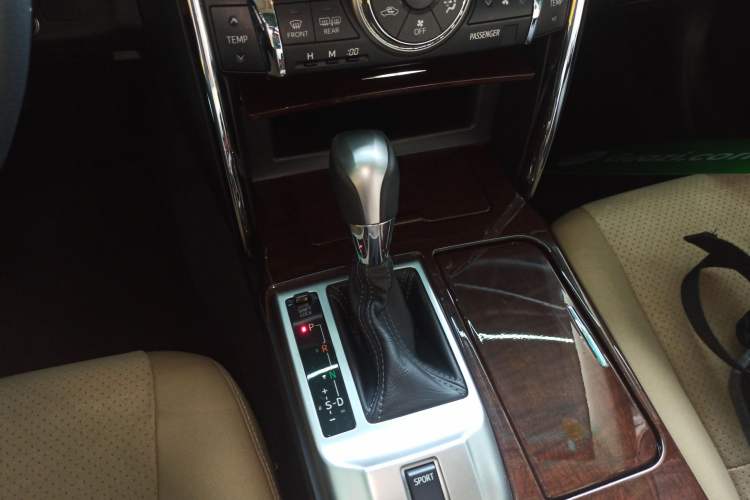 Used Toyota Reiz 2013 2.5V Shangrui Edition
