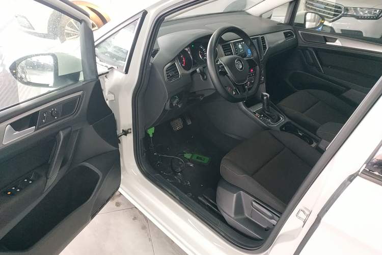 Used Volkswagen Golf Sportsvan 2018 1.6L Automatic Comfort Model
