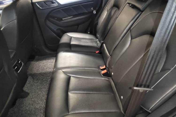 Used Roewe RX5 2016 20T Two-Wheel Drive Automatic Internet Smart Edition
