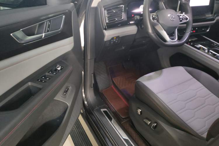 Used Volkswagen Teramont X 2022 330TSI Two-Wheel-Drive Luxury Edition
