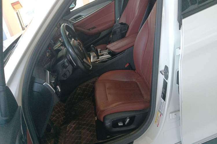 Used BMW 5 Series 2019 530Li Leading Model M Sport Package
