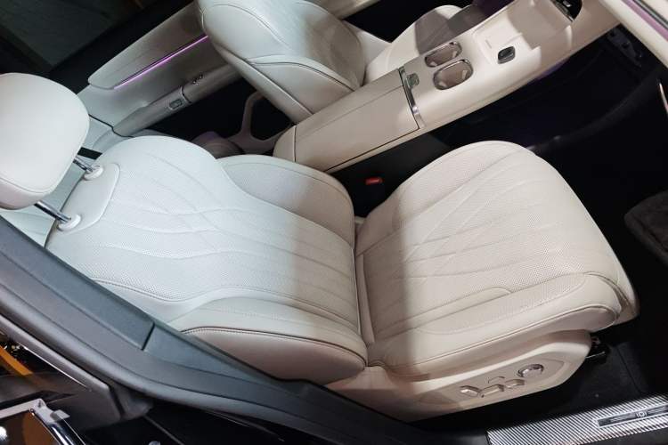 Used  Q07 2025 215 Prestige Edition
