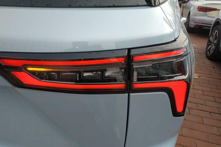 Used Chevrolet Equinox Plus 2024 102km RS Ultimate Edition
