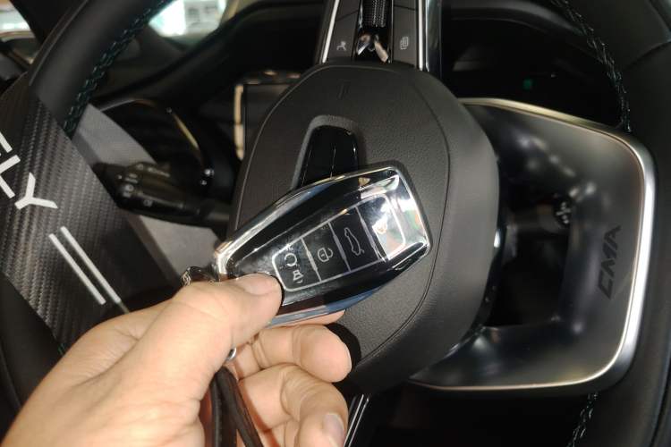 Used Geely Auto Monjaro L 2025 Dongfang Yao 2.0TD Automatic Jinzhao Edition
