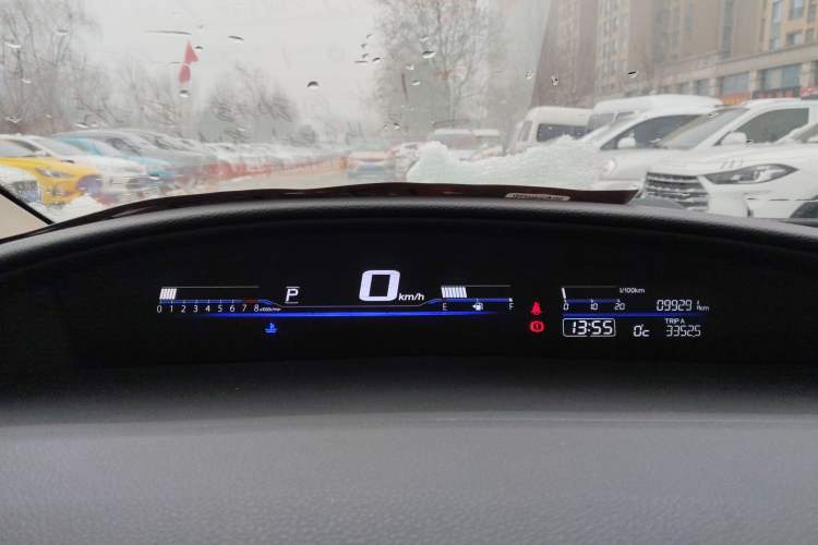 Used Honda Jade 2017 1.8L automatic Comfort version 5 seats
