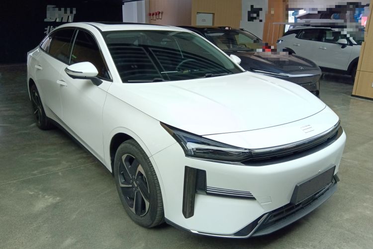 Used  L6 2024 125km PLUS Dragon Edition
