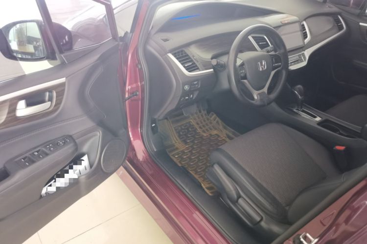 Used Honda Jade 2017 1.8L automatic Comfort version 5 seats
