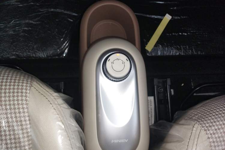 Used Wuling Hongguang MINIEV 2025 Four-Door Version Advanced Edition
