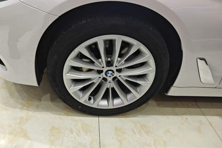 Used BMW 5 Series 2019 525Li Luxury Package
