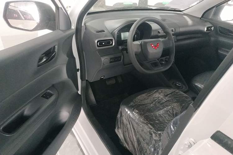 Used Wuling Hongguang New Energy 2024 All-Electric Model 300KM Practical Version
