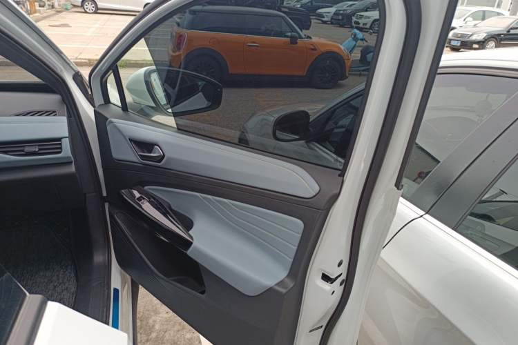 Used Volkswagen ID.4 X 2025 Smart Version Pure & Intelligent Enjoyment Edition
