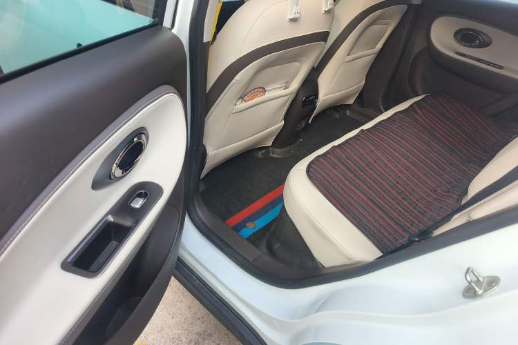 Used  3 2023 505km Air