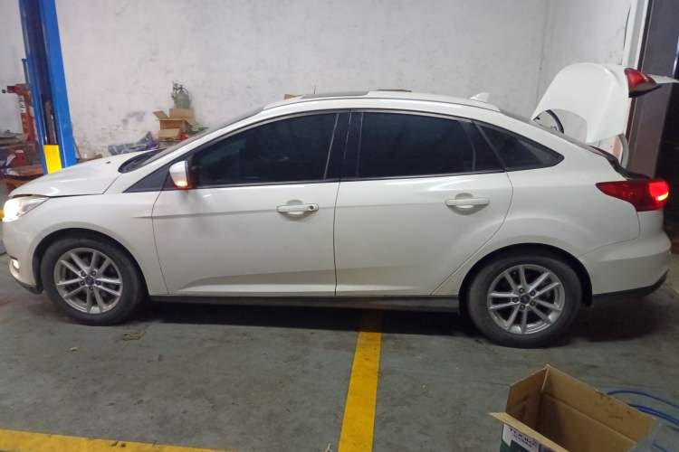 Used Ford Focus 2017 Sedan EcoBoost 125 Automatic Supreme Style SmartDrive Edition
