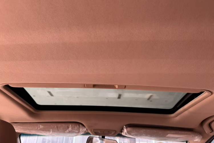 Used Baojun 730 2014 1.5L Manual Luxury Navigation ESP Version 7 Seats
