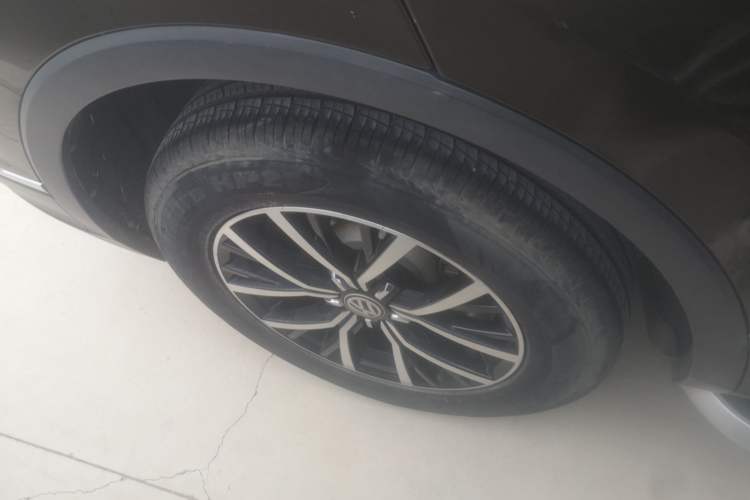 Used Volkswagen Tiguan L 2018 330TSI Automatic Two-Wheel Drive Luxury Edition
